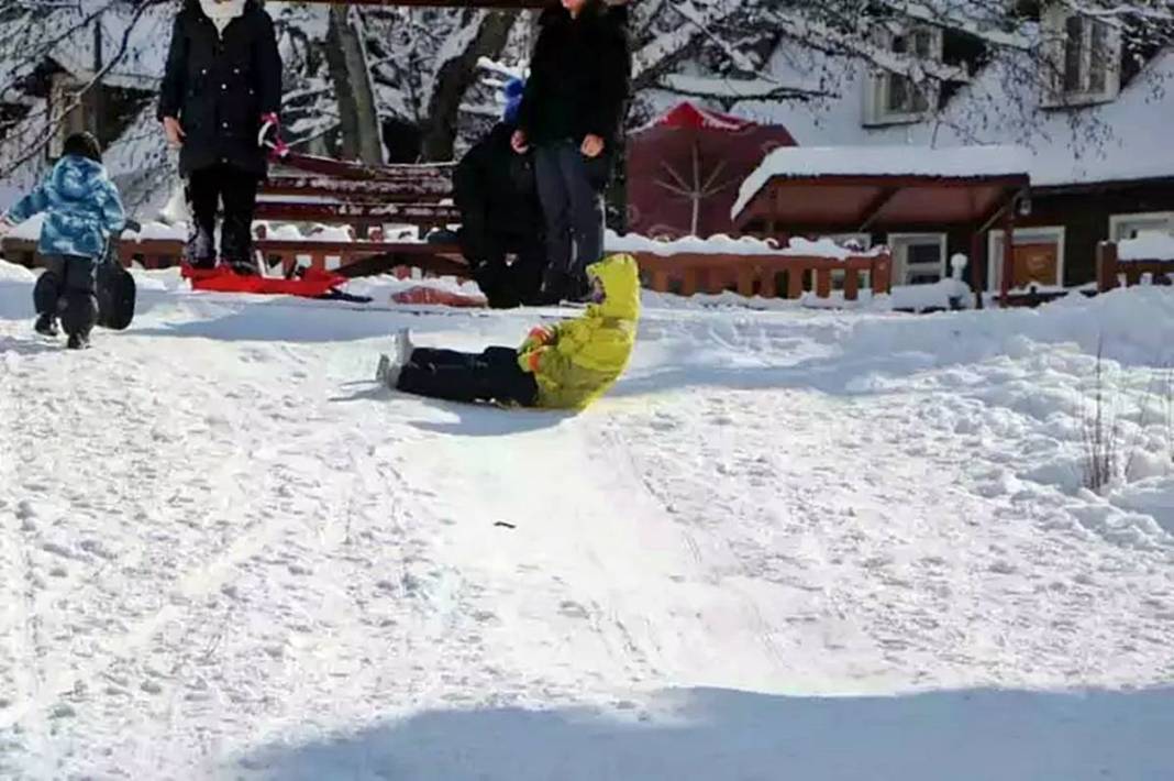 Kar yağdı, herkes oraya akın etti! Büyüleyici manzaraya şahitlik ettiler 2